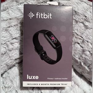 Brand new sealed Fitbit luxe. Comes with small and large bands to fit anyone!